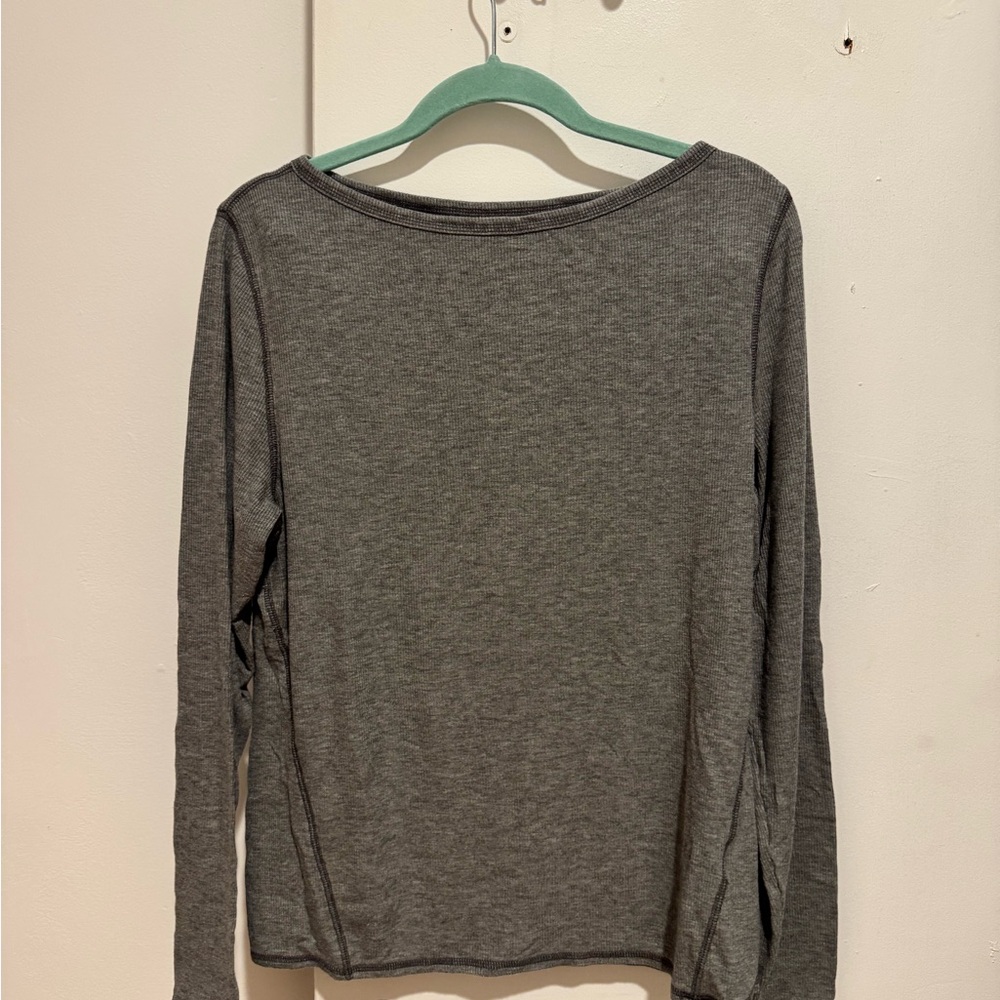 Abercrombie & Fitch Long-Sleeve Featherweight Rib Tuckable Slash Top